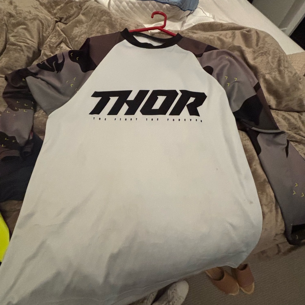 Thor California Design Shirt in White and Black